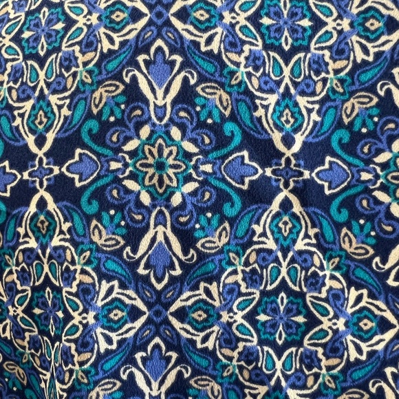 NWT Chico’s blue medallion print draped flounce front blouse size large - Picture 9 of 16